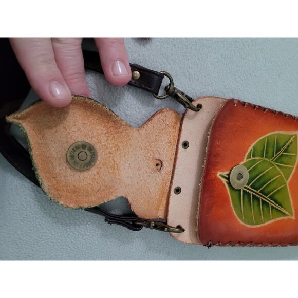 Hand Tooled Leather Floral Accent Embossed Crossbody PURSE - Picture 6 of 8